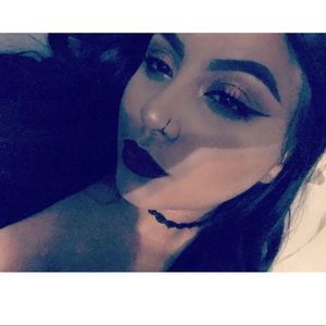 Meet your Posher, Valentina